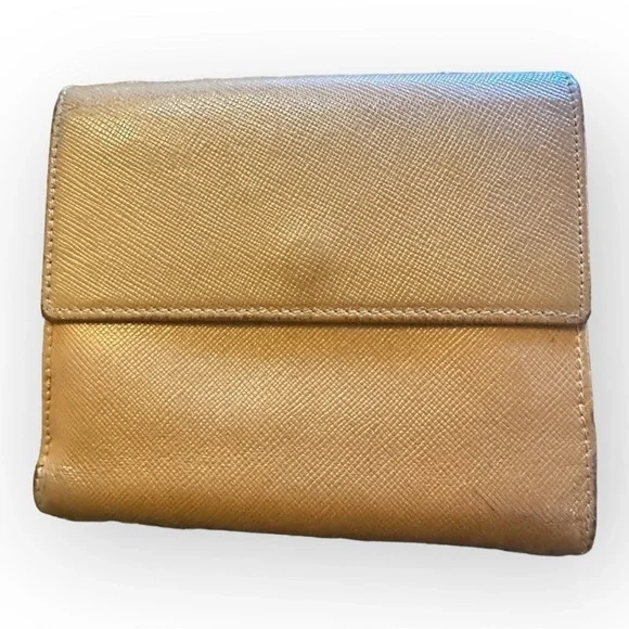 Salvatore Ferragamo Gancini Leather Bifold Wallet Unisex - Picture 5 of 9